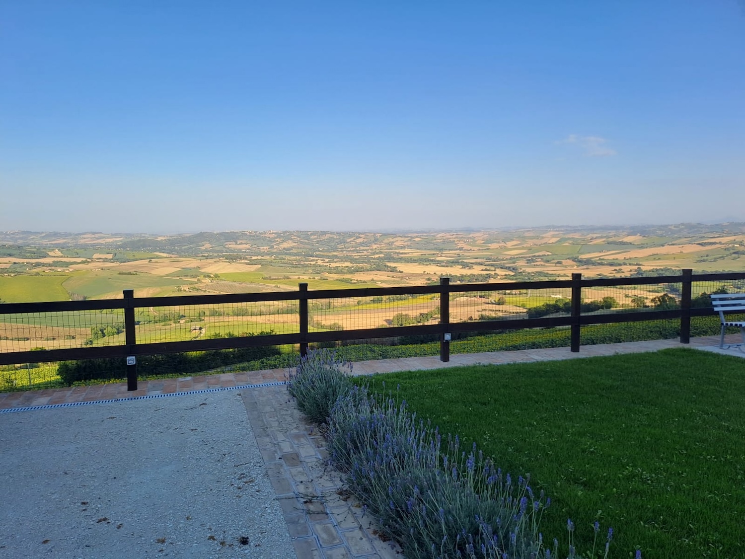Villa Elena e la piscina viste dall'alto
